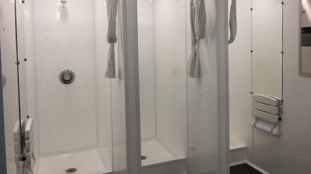 Triple Shower with Benches